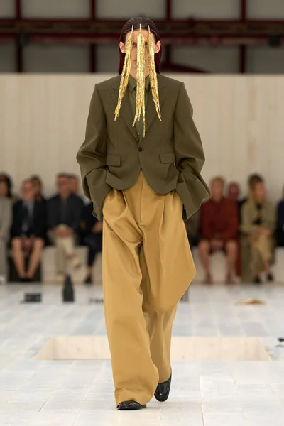 Look 33